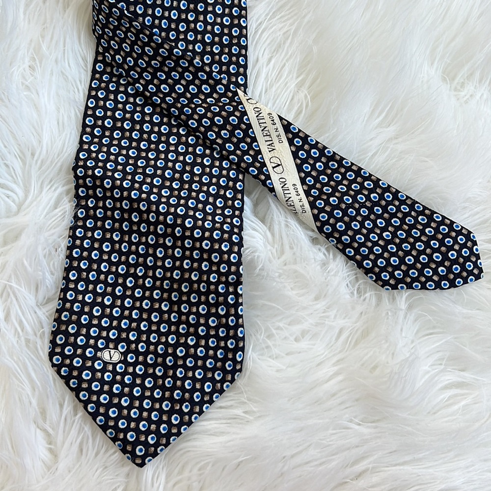VALENTINO Polka Dot Luxury Tie 100% Silk - Picture 1 of 6